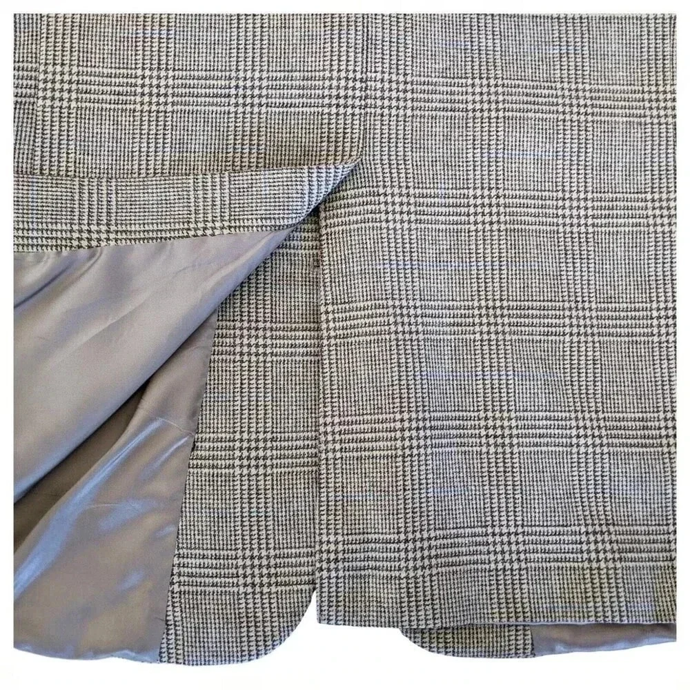 HART SCHAFFNER MARX Plaid Sport Coat Blazer Size 42 Silk Blend  Two Button